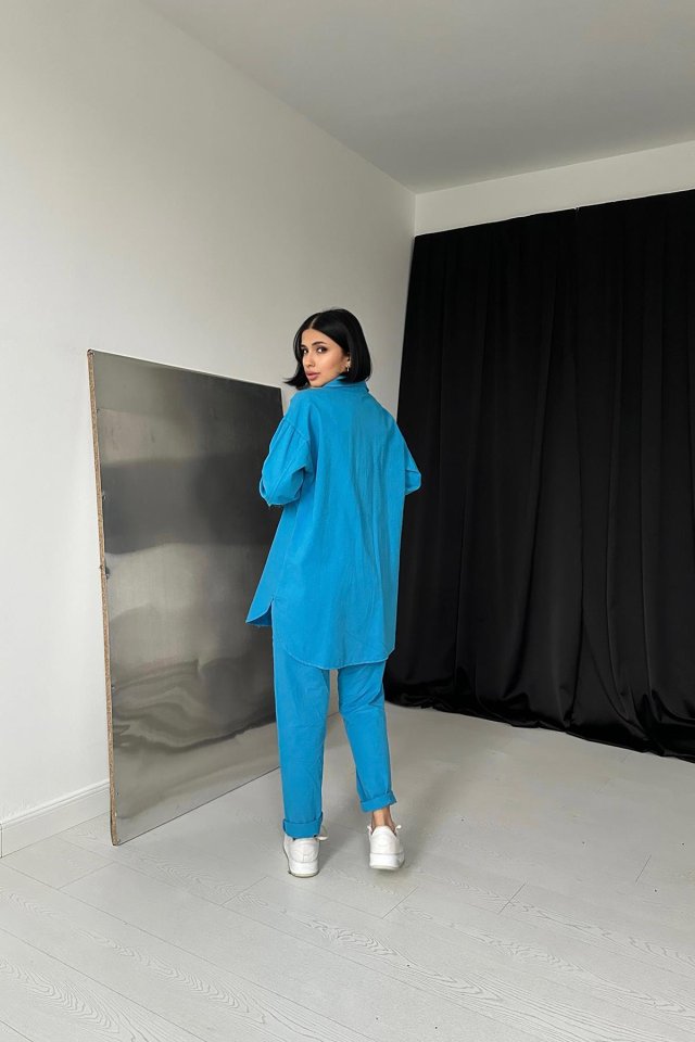 Yeşil Gömlek Ve Çıtçıtlı Pantolon Takım